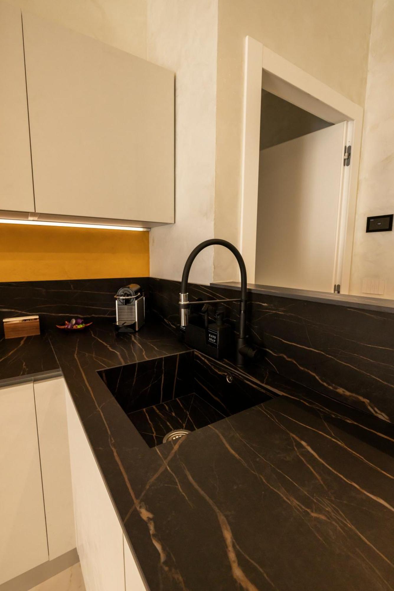Lo Scrigno D'Oro Nel Centro Di Torino Apartamento Exterior foto